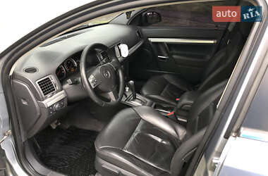 Седан Opel Vectra 2008 в Кривом Роге