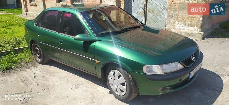 Седан Opel Vectra 1996 в Переяславі