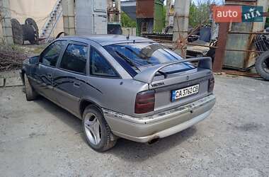 Лифтбек Opel Vectra 1992 в Тальном