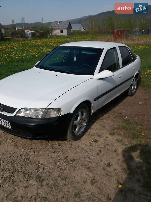 Седан Opel Vectra 1998 в Хусте