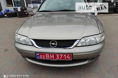 Седан Opel Vectra 1999 в Сарнах