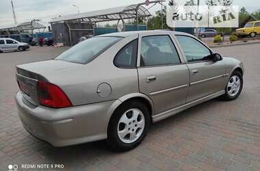 Седан Opel Vectra 1999 в Сарнах