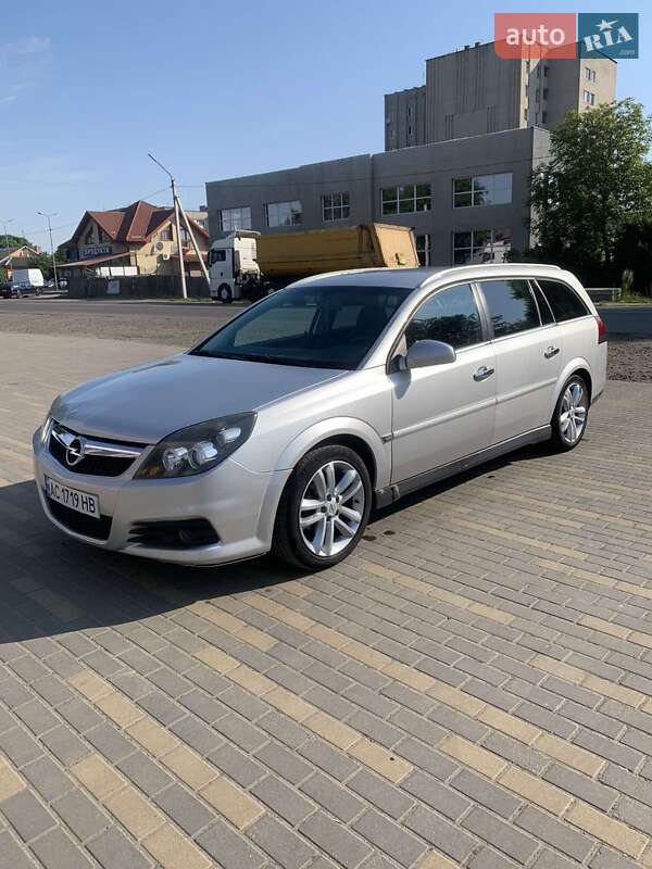 Универсал Opel Vectra 2006 в Нововолынске