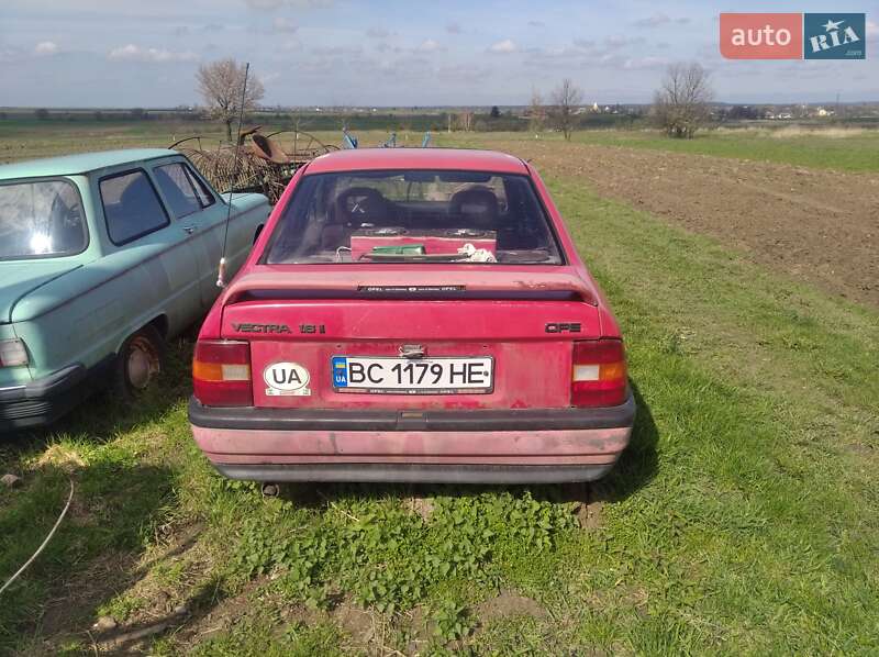 Седан Opel Vectra 1989 в Мостиске