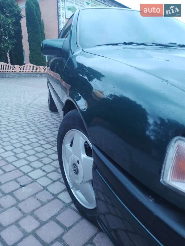 Седан Opel Vectra 1995 в Теофиполе фото 2 Седан Opel Vectra 1995 в Теофиполе
