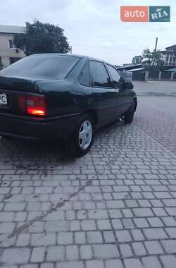 Седан Opel Vectra 1995 в Теофіполі