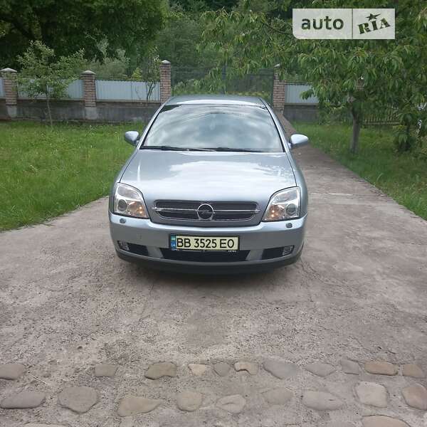 Седан Opel Vectra 2003 в Черновцах