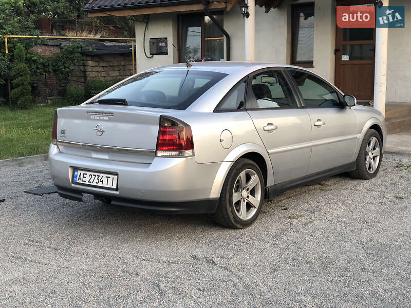 Лифтбек Opel Vectra 2004 в Кривом Роге