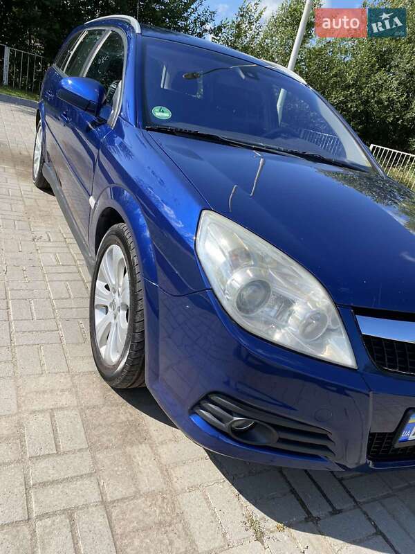 Универсал Opel Vectra 2008 в Нововолынске