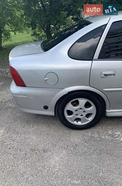 Седан Opel Vectra 2000 в 