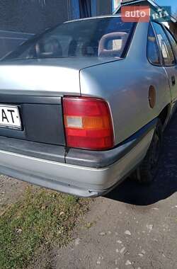 Седан Opel Vectra 1989 в 
