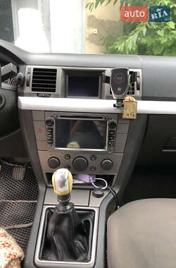 Лифтбек Opel Vectra 2005 в 
