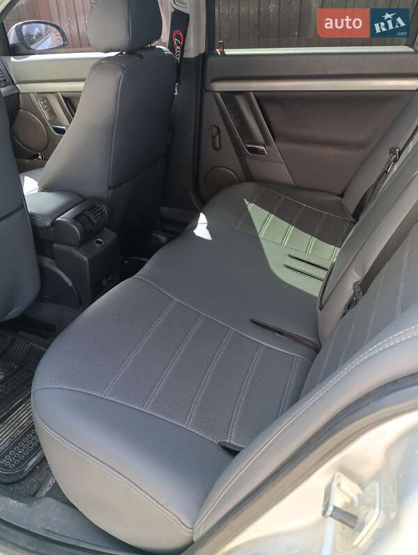 Седан Opel Vectra 2003 в Житомирі