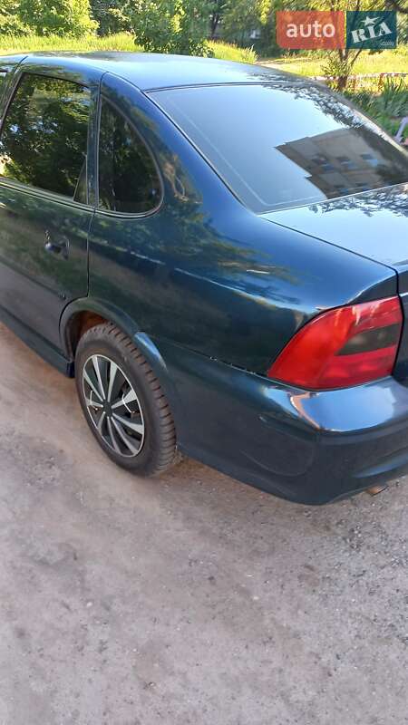 Седан Opel Vectra 2001 в Харькове