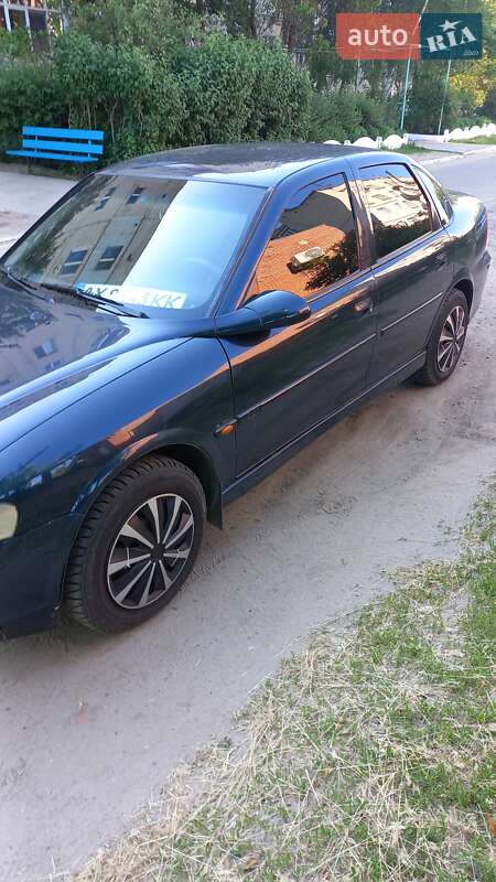 Седан Opel Vectra 2001 в Харькове