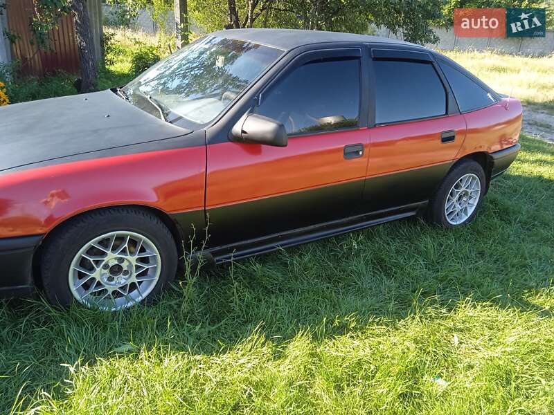 Седан Opel Vectra 1991 в Тростянці фото 4 Седан Opel Vectra 1991 в Тростянці