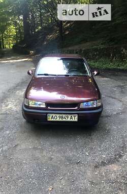 Ліфтбек Opel Vectra 1989 в Рахові