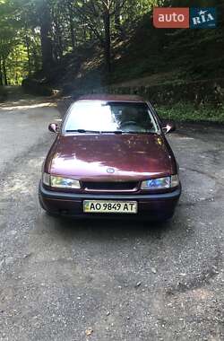 Лифтбек Opel Vectra 1989 в Рахове