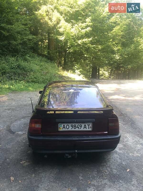 Лифтбек Opel Vectra 1989 в Рахове фото 7 Лифтбек Opel Vectra 1989 в Рахове
