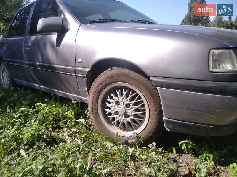 Седан Opel Vectra 1988 в Луцке