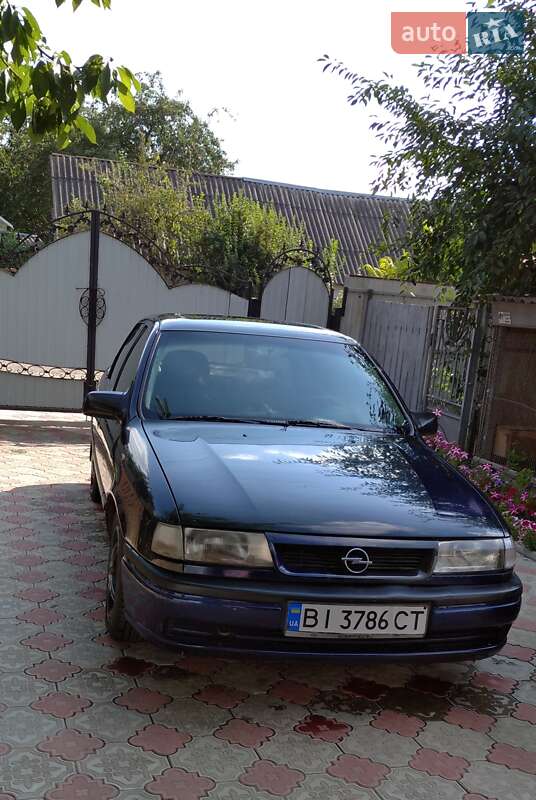 Седан Opel Vectra 1995 в Гадячі
