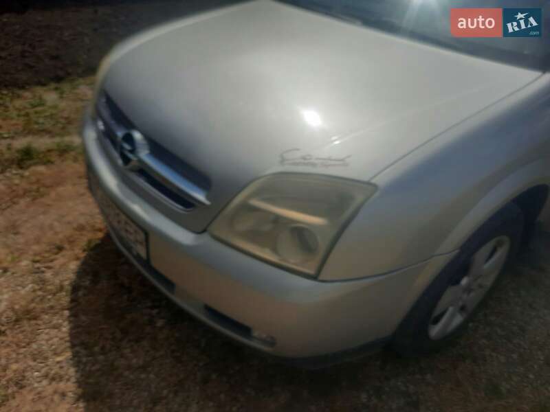 Седан Opel Vectra 2004 в Долині