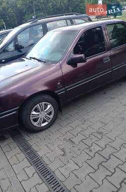 Седан Opel Vectra 1993 в Тростянце