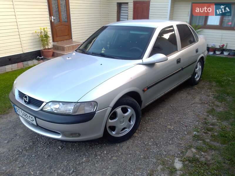 Седан Opel Vectra 1998 в Косове