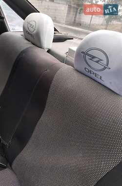 Седан Opel Vectra 1989 в Олександрії