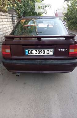 Лифтбек Opel Vectra 1989 в Веселинове