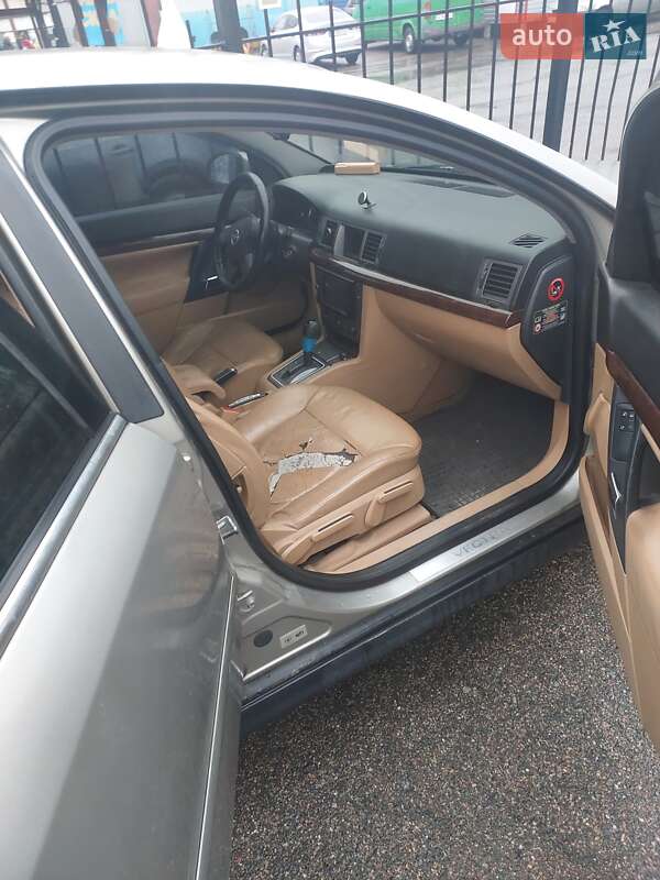 Седан Opel Vectra 2004 в Киеве