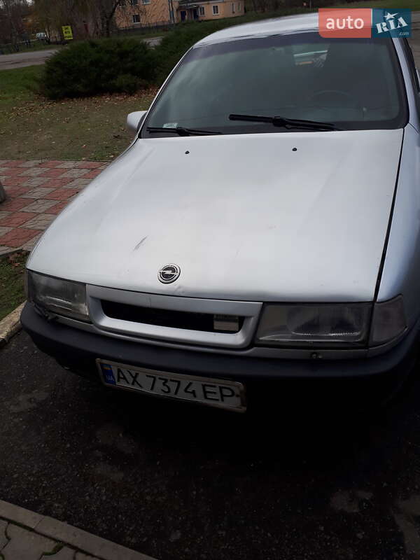 Седан Opel Vectra 1992 в Змиеве