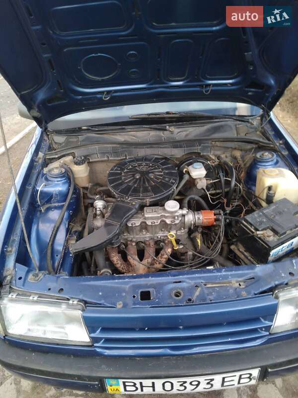 Седан Opel Vectra 1989 в Сарате