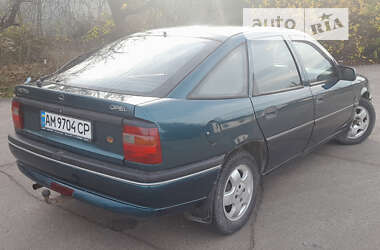 Лифтбек Opel Vectra 1994 в Олевске
