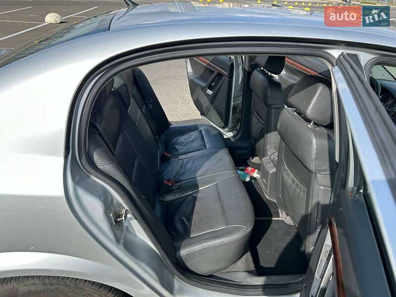 Седан Opel Vectra 2004 в Киеве