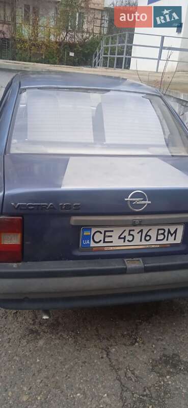 Седан Opel Vectra 1989 в Черновцах