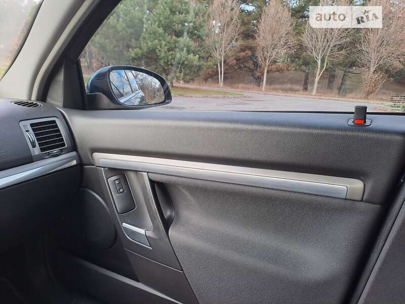 Лифтбек Opel Vectra 2007 в Горишних Плавнях