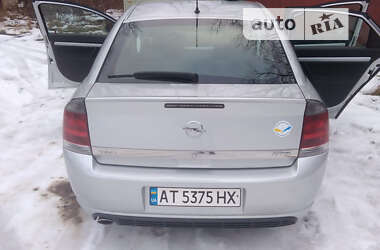 Седан Opel Vectra 2004 в Ровно