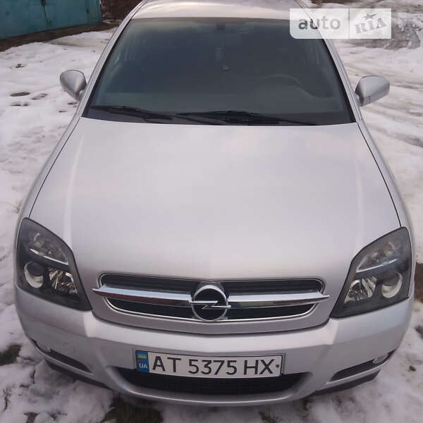 Седан Opel Vectra 2004 в Ровно