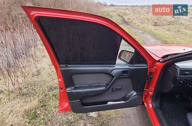 Седан Opel Vectra 1989 в Золочеві