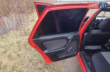 Седан Opel Vectra 1989 в Золочеві