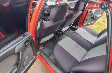 Седан Opel Vectra 1989 в Золочеві