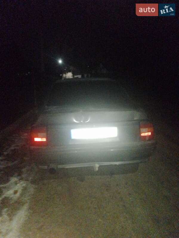Седан Opel Vectra 1991 в Гайвороне