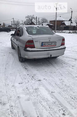 Седан Opel Vectra 1996 в Хусте