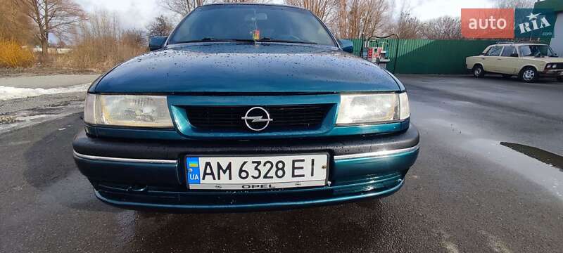 Ліфтбек Opel Vectra 1994 в Малині