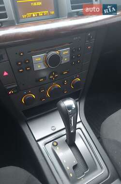 Седан Opel Vectra 2005 в Кривом Роге