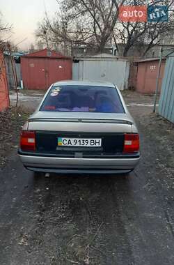 Седан Opel Vectra 1992 в 