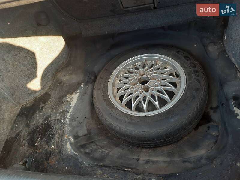 Седан Opel Vectra 1992 в Киеве