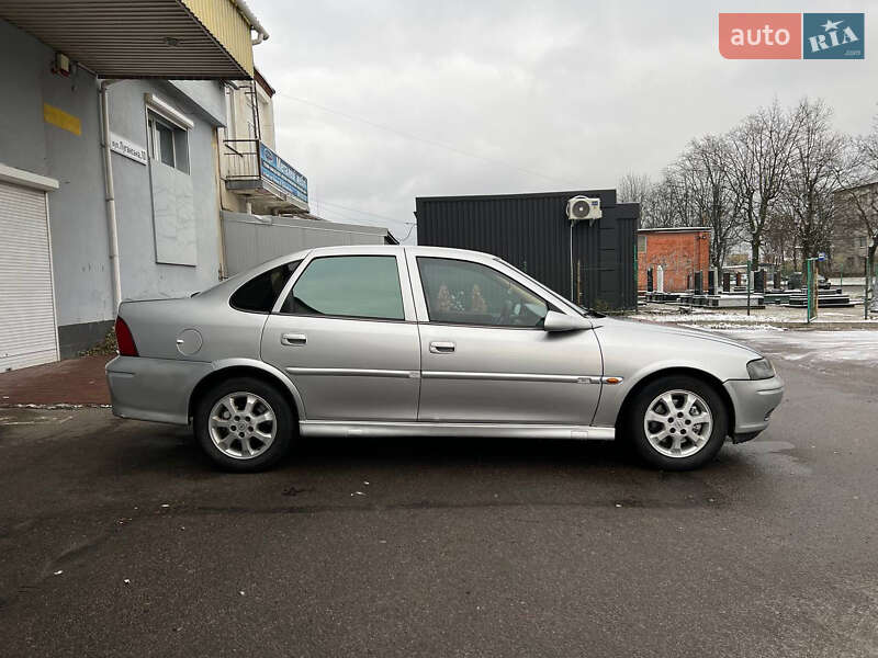Седан Opel Vectra 1999 в Львове