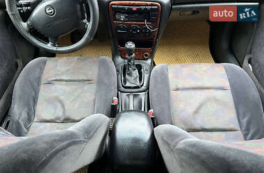 Седан Opel Vectra 1999 в 